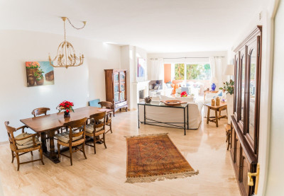 2 Bedroom Middle Floor Apartment in Guadalmina Baja - Image 2