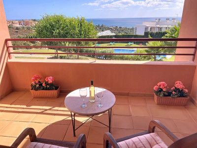 2 Bedroom Middle Floor Apartment in Manilva - Image 3
