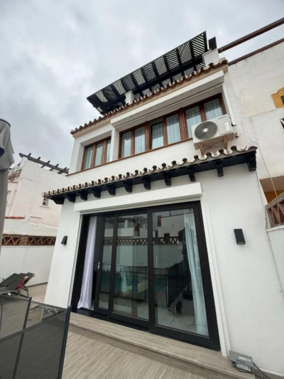 4 Bedroom Townhouse in Marbella - Image 2