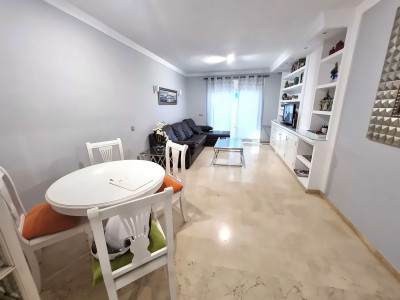 2 Bedroom Middle Floor Apartment in Puerto Banús - Image 4