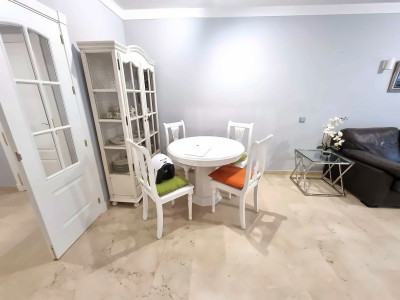 2 Bedroom Middle Floor Apartment in Puerto Banús - Image 5