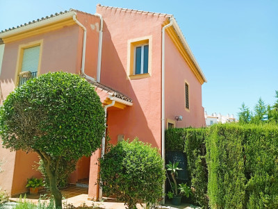 3 Bedroom Semi-Detached House in Estepona - Image 1