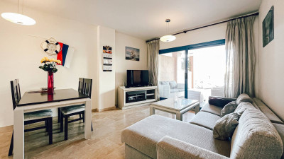 2 Bedroom Ground Floor Apartment in La Duquesa - Image 2