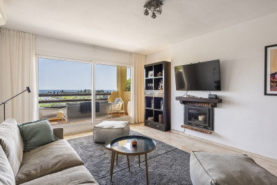 2 Bedroom Top Floor Apartment in Selwo - Image 2