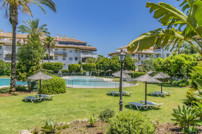 2 Bedroom Middle Floor Apartment in Nueva Andalucía - Image 4