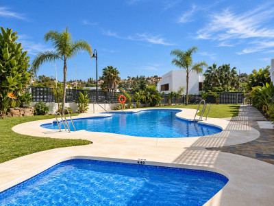 3 Bedroom Townhouse in Estepona - Image 1