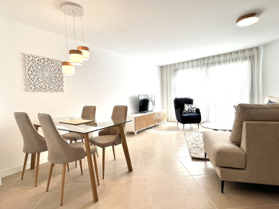 3 Bedroom Townhouse in Estepona - Image 2