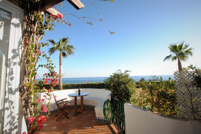 2 Bedroom Bungalow in Calahonda - Image 1