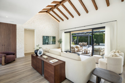 4 Bedroom Detached Villa in Cortijo Blanco - Image 2