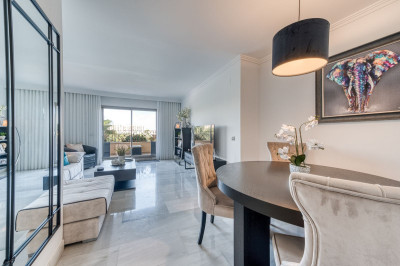 2 Bedroom Middle Floor Apartment in Benalmadena - Image 4
