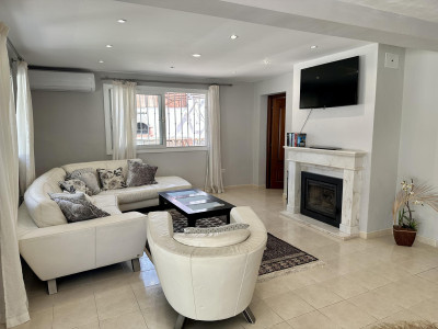 3 Bedroom Detached Villa in El Rosario - Image 5