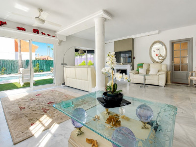 4 Bedroom Detached Villa in Atalaya - Image 4