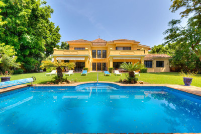 5 Bedroom Detached Villa in Guadalmina Baja