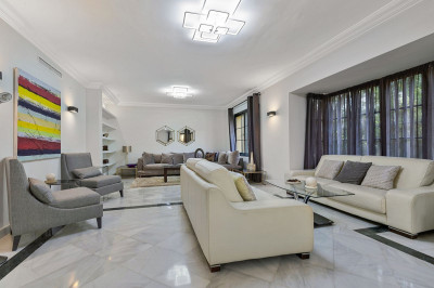 5 Bedroom Detached Villa in Guadalmina Baja - Image 5