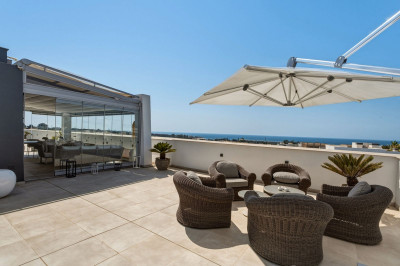 4 Bedroom Penthouse in Selwo - Image 1