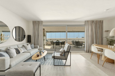 4 Bedroom Penthouse in Selwo - Image 4
