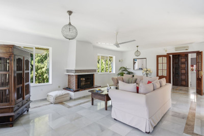 5 Bedroom Detached Villa in Benalmadena - Image 4