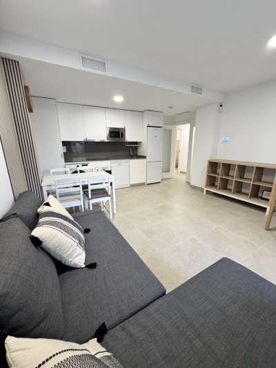 2 Bedroom Middle Floor Apartment in Estepona - Image 1