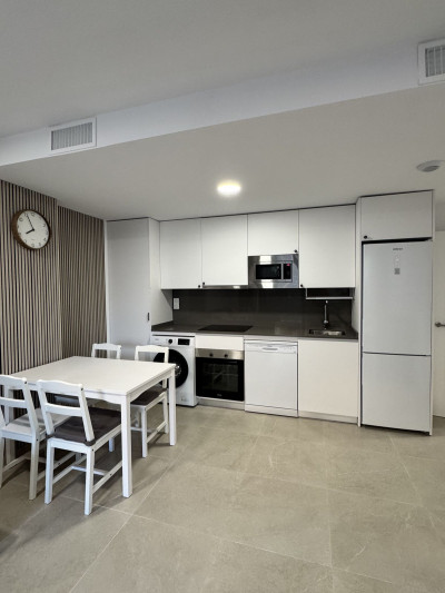 2 Bedroom Middle Floor Apartment in Estepona - Image 4