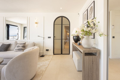3 Bedroom Penthouse in Benahavís - Image 4