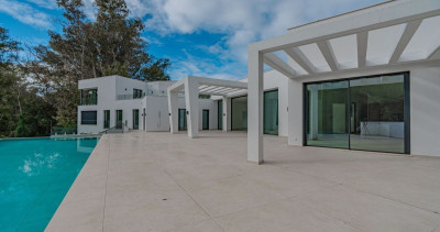 5 Bedroom Detached Villa in Sotogrande - Image 1