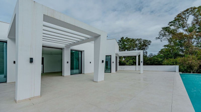 5 Bedroom Detached Villa in Sotogrande - Image 2