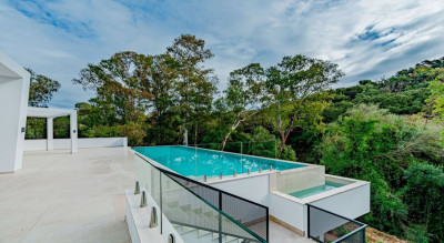 5 Bedroom Detached Villa in Sotogrande - Image 3