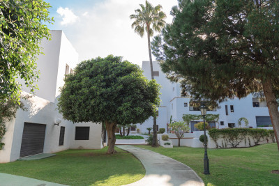 3 Bedroom Middle Floor Apartment in Puerto Banús - Image 3
