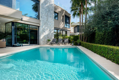 5 Bedroom Detached Villa in The Golden Mile - Image 4
