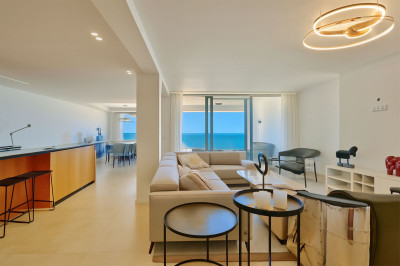 3 Bedroom Middle Floor Apartment in Puerto de Cabopino