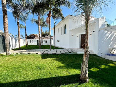 6 Bedroom Detached Villa in Marbella - Image 4