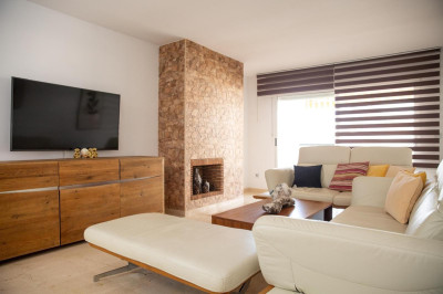 2 Bedroom Middle Floor Apartment in Guadalmina Alta - Image 2