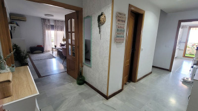 3 Bedroom Middle Floor Apartment in Manilva - Image 4