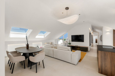 3 Bedroom Top Floor Apartment in Nueva Andalucía - Image 1
