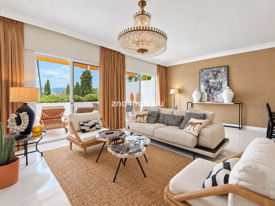 2 Bedroom Middle Floor Apartment in The Golden Mile - Image 4
