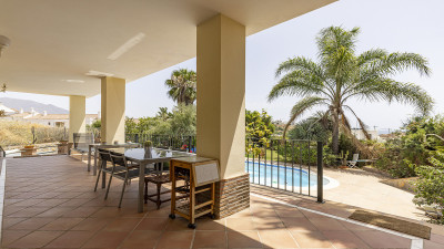 5 Bedroom Detached Villa in Casares - Image 2
