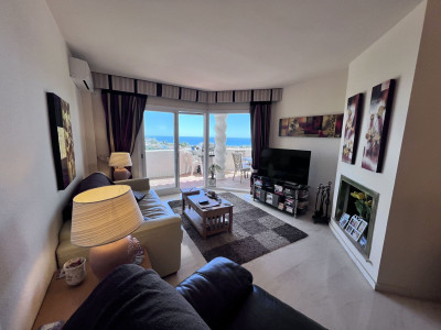 2 Bedroom Top Floor Apartment in Calahonda - Image 1