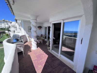 2 Bedroom Top Floor Apartment in Calahonda - Image 4
