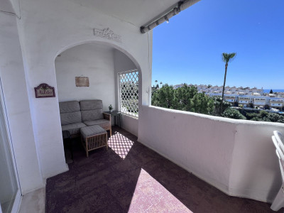 2 Bedroom Top Floor Apartment in Calahonda - Image 5