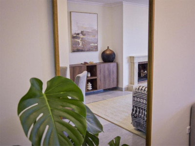 2 Bedroom Middle Floor Apartment in Marbella - Image 3