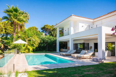 6 Bedroom Detached Villa in Artola - Image 1