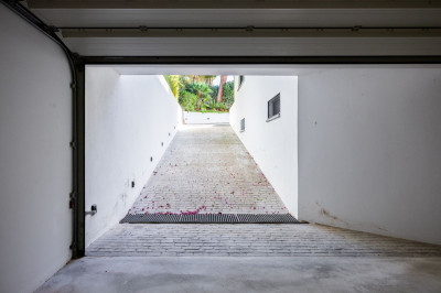 6 Bedroom Detached Villa in Artola - Image 5