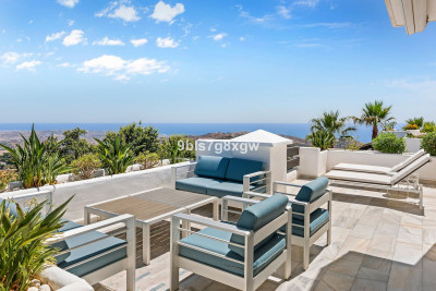 2 Bedroom Middle Floor Apartment in La Mairena