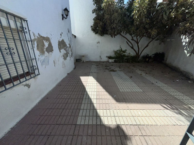 8 Bedroom Townhouse in Estepona - Image 3