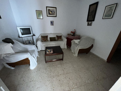 8 Bedroom Townhouse in Estepona - Image 5
