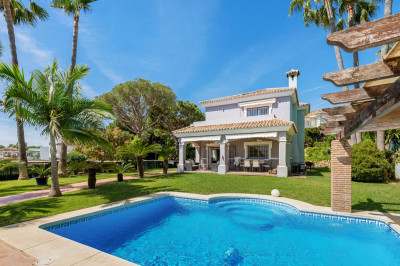 3 Bedroom Detached Villa in Estepona - Image 5