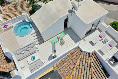 5 Bedroom Penthouse in Elviria - Image 2