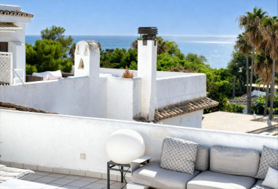 5 Bedroom Penthouse in Elviria - Image 3