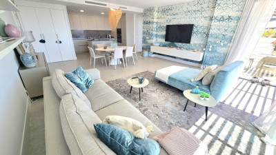 2 Bedroom Middle Floor Apartment in Benahavís - Image 3