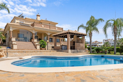5 Bedroom Detached Villa in Torrequebrada - Image 1